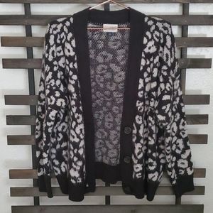 Universal Threads leopard print cardigan